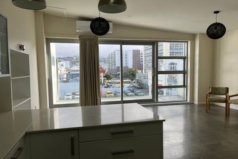 Photo of property in 5/25 Home Street, Mount Victoria, Wellington, 6011