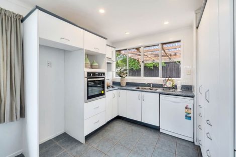 Photo of property in 1/18 Clensmore Place, Torbay, Auckland, 0630