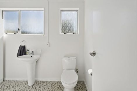 Photo of property in 9b Gemstone Drive, Birchville, Upper Hutt, 5018