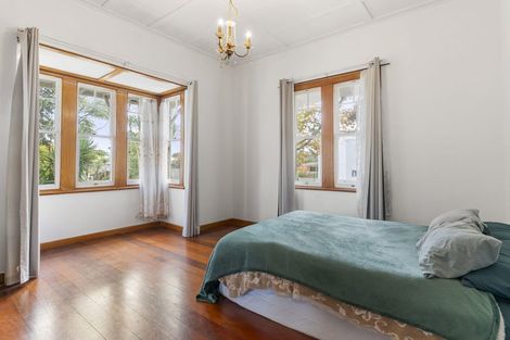 Photo of property in 50 Woodglen Road, Glen Eden, Auckland, 0602
