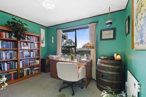 Photo of property in 27 Fenchurch Grove, Stokes Valley, Lower Hutt, 5019