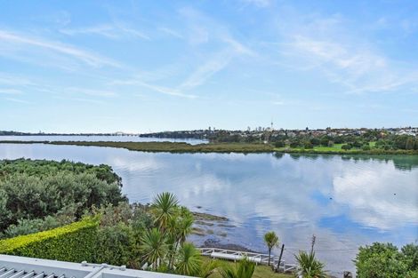Photo of property in 1 Bangor Street, Point Chevalier, Auckland, 1022