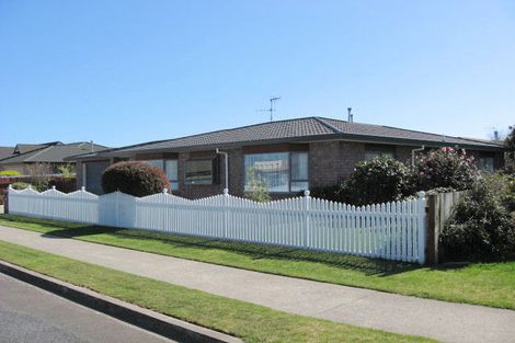 Photo of property in 19 College Drive, Paraparaumu, 5032