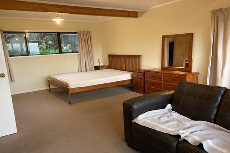 Photo of property in 86 Luckens Road, West Harbour, Auckland, 0618