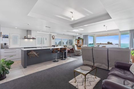 Photo of property in 1/154 Marine Parade, Mount Maunganui, 3116