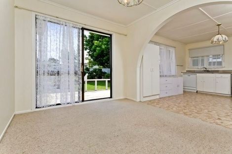 Photo of property in 1/28 Neal Avenue, Glenfield, Auckland, 0629