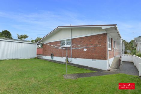 Photo of property in 12 Graham Street, One Tree Point, 0118