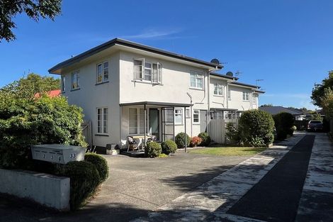 Photo of property in 33 Pahiatua Street, Hokowhitu, Palmerston North, 4410