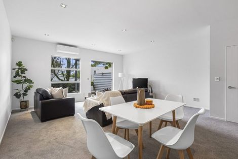 Photo of property in 20/40 Scarlet Oak Drive, Schnapper Rock, Auckland, 0632