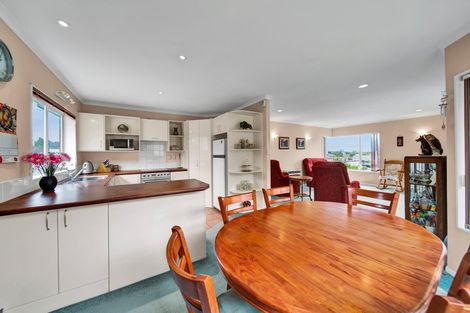 Photo of property in 2/197 Mangorei Road, Merrilands, New Plymouth, 4312