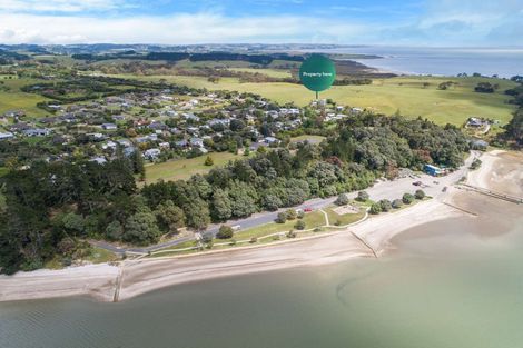 Photo of property in 26 Shelly Beach Road, Shelly Beach, South Head, 0874