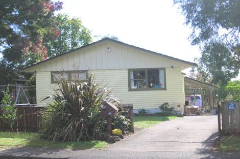 Photo of property in 15 Pendlebury Street, Green Bay, Auckland, 0604