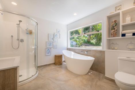 Photo of property in 2a Warner Park Avenue, Laingholm, Auckland, 0604