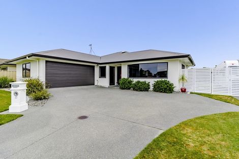 Photo of property in 17 Pania Place, Poraiti, Napier, 4112