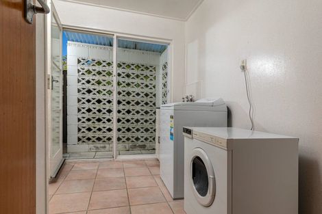 Photo of property in 71 Pleasant Road, Glen Eden, Auckland, 0602