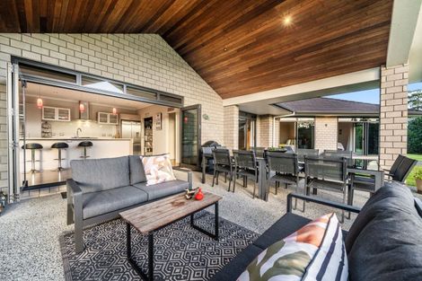 Photo of property in 69a Oraha Road, Kumeu, 0892