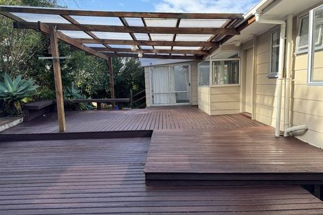 Photo of property in 9 Laurina Road, Sunnynook, Auckland, 0620