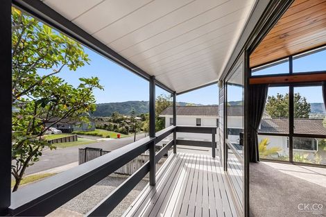 Photo of property in 19 Seymour Grove, Kingsley Heights, Upper Hutt, 5018