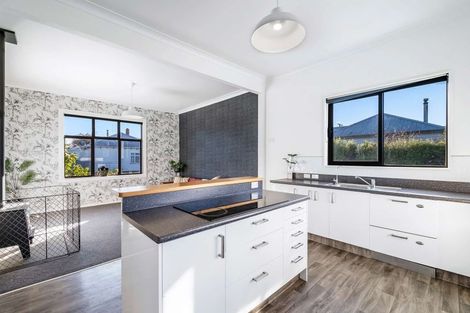 Photo of property in 16 Douglas Street, Balclutha, 9230