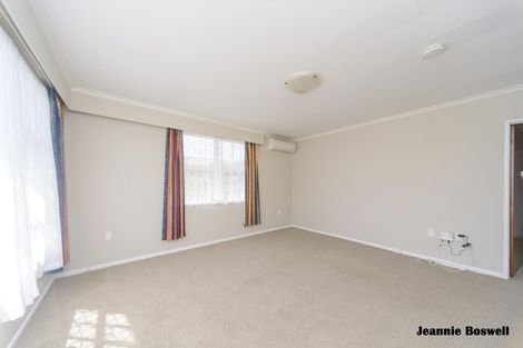 Photo of property in 89 Wikiriwhi Crescent, Awapuni, Palmerston North, 4412