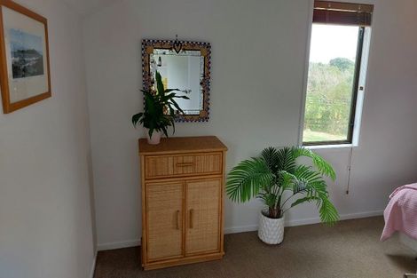 Photo of property in 106 Paetawa Road, Peka Peka, Waikanae, 5391