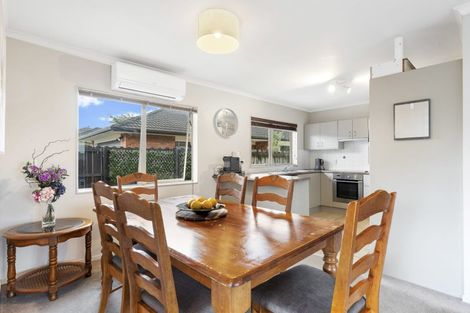Photo of property in 22 Carisbrook Crescent, Papakura, 2110