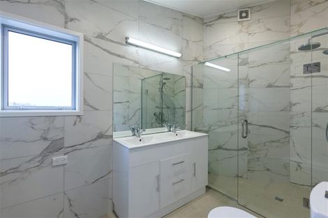 Photo of property in 88 Hadfield Street, Beach Haven, Auckland, 0626