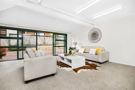 Photo of property in 2/44 Loloma Drive, Half Moon Bay, Auckland, 2012