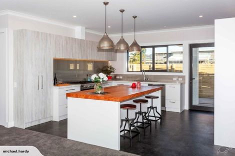 Photo of property in 150 Kupe Drive, Whitianga, 3510