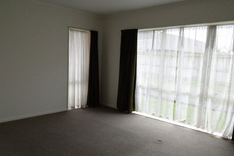 Photo of property in 8 Waylen Place, Burswood, Auckland, 2013