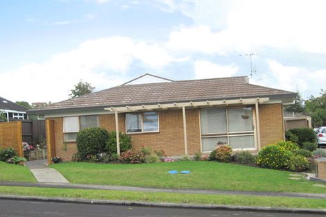 Photo of property in 1/5 Benygloe Place, Highland Park, Auckland, 2010