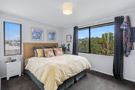 Photo of property in 11 Donald Street, Stanmore Bay, Whangaparaoa, 0932