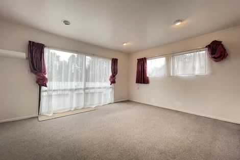 Photo of property in 15a Cambric Place, Botany Downs, Auckland, 2010