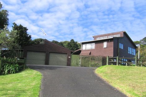 Photo of property in 2a Kauri Point Road, Laingholm, Auckland, 0604