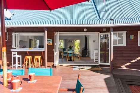 Photo of property in 127 Mckellar Place, Whangamata, 3620