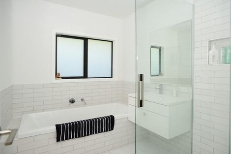 Photo of property in 8 Te Ara Crescent, Diamond Harbour, Lyttelton, 8971