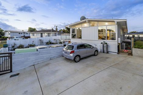 Photo of property in 77 Beeston Crescent, Manurewa, Auckland, 2102