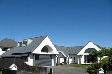 Photo of property in 9 Goodall Place, Redwood, Christchurch, 8051