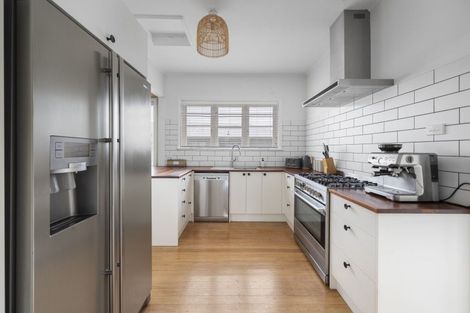 Photo of property in 85 Latham Street, Marewa, Napier, 4110