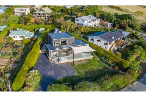 Photo of property in 8 Ngatea Road, Diamond Harbour, Lyttelton, 8971