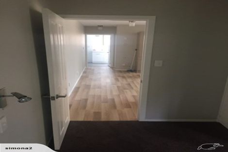 Photo of property in 24 Heaton Grove, Chatswood, Auckland, 0626