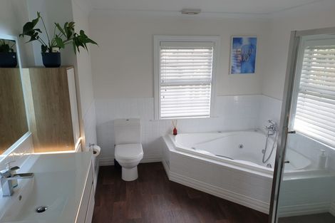 Photo of property in 7 The Topdeck, Whitby, Porirua, 5024