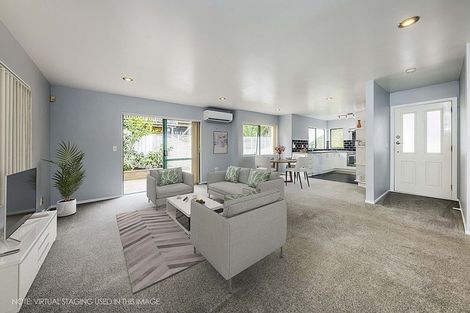 Photo of property in 2/21 Contessa Drive, Glenfield, Auckland, 0629