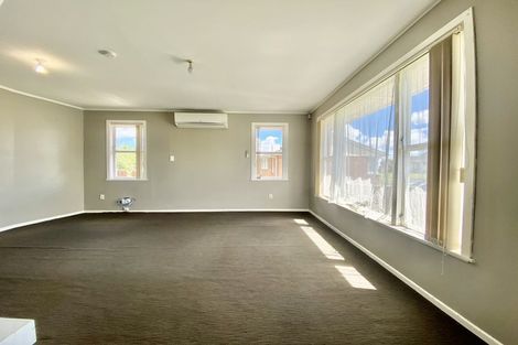 Photo of property in 45 Heyford Close, Mangere, Auckland, 2022