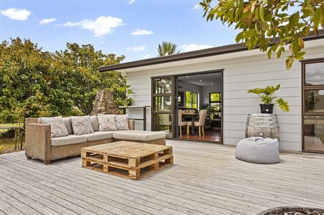 Photo of property in 76 Shaw Road, Oratia, Auckland, 0604