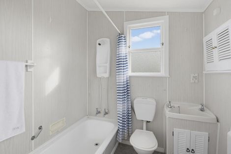 Photo of property in 84 Park Avenue, Waitarere Beach, Levin, 5510