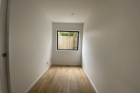 Photo of property in 2/20 Peach Road, Glenfield, Auckland, 0629