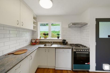 Photo of property in 39 Vista Crescent, Maoribank, Upper Hutt, 5018