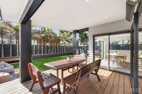 Photo of property in 15 Adelaide Street, Petone, Lower Hutt, 5012