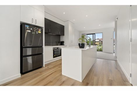 Photo of property in 2/46 Jane Maree Road, Kumeu, 0810